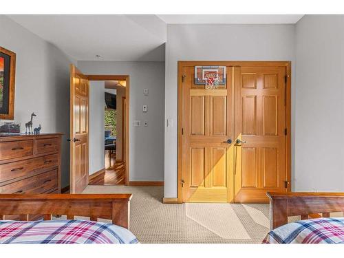 309-701 Benchlands Trail, Canmore, AB - Indoor Photo Showing Bedroom