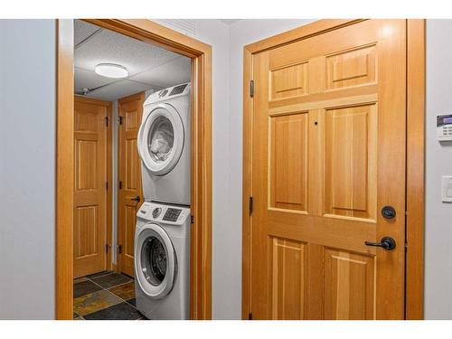 309-701 Benchlands Trail, Canmore, AB - Indoor Photo Showing Laundry Room