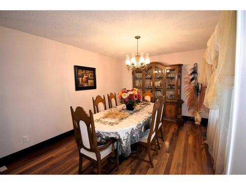 105 Mcpherson Square Square, Hinton, AB - Indoor Photo Showing Dining Room