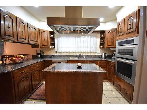 105 Mcpherson Square Square, Hinton, AB - Indoor Photo Showing Kitchen With Double Sink