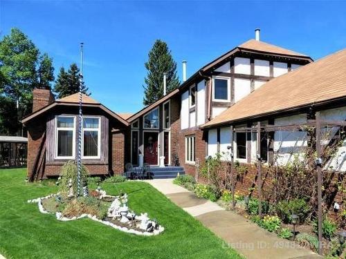 105 Mcpherson Square Square, Hinton, AB - Outdoor With Facade