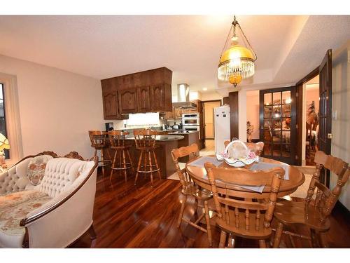 105 Mcpherson Square Square, Hinton, AB - Indoor Photo Showing Dining Room