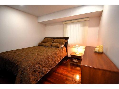 105 Mcpherson Square Square, Hinton, AB - Indoor Photo Showing Bedroom