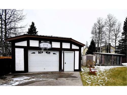 105 Mcpherson Square Square, Hinton, AB - Outdoor