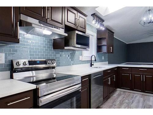 309 5 Street Nw, Slave Lake, AB - Indoor Photo Showing Kitchen With Upgraded Kitchen