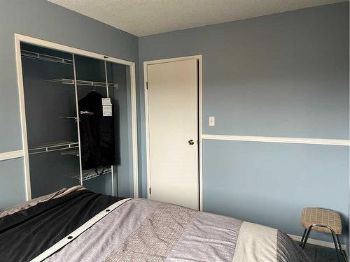 708 8 Street, Fox Creek, AB - Indoor Photo Showing Bedroom