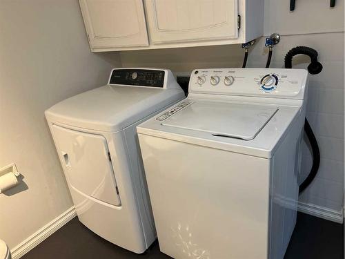 708 8 Street, Fox Creek, AB - Indoor Photo Showing Laundry Room