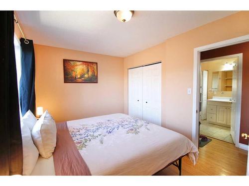 106 Chetamon Drive, Hinton, AB - Indoor Photo Showing Bedroom