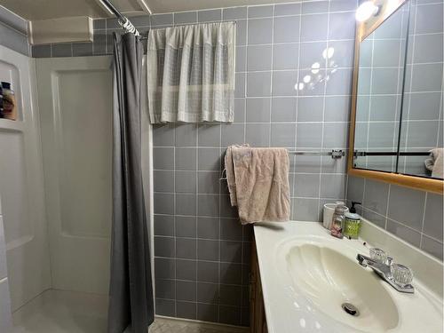 4739 55 Avenue, Whitecourt, AB - Indoor Photo Showing Bathroom