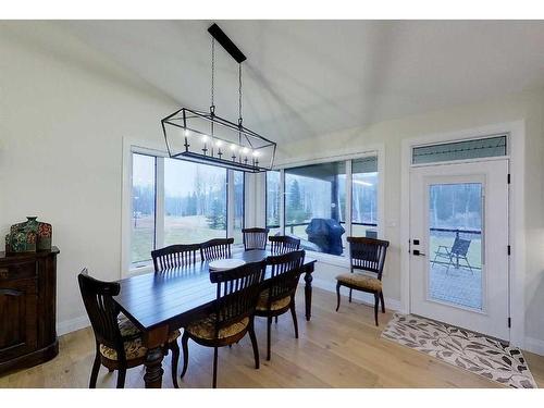 37-16511 Township Road 532A, Rural Yellowhead County, AB - Indoor Photo Showing Dining Room