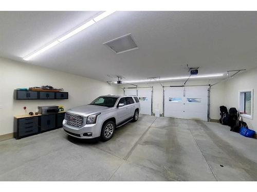 37-16511 Township Road 532A, Rural Yellowhead County, AB - Indoor Photo Showing Garage