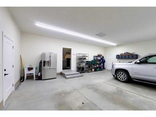 37-16511 Township Road 532A, Rural Yellowhead County, AB - Indoor Photo Showing Garage