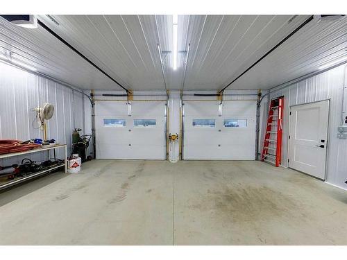 37-16511 Township Road 532A, Rural Yellowhead County, AB - Indoor Photo Showing Garage