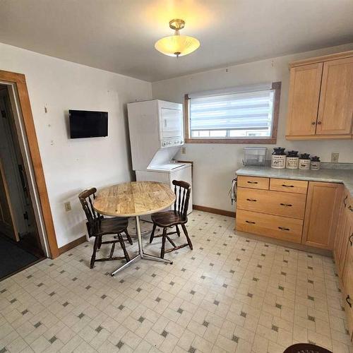 4827 5 Avenue, Edson, AB - Indoor Photo Showing Dining Room