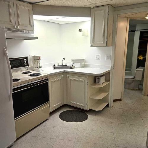 4827 5 Avenue, Edson, AB - Indoor Photo Showing Kitchen