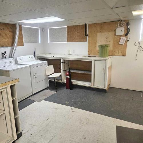 4827 5 Avenue, Edson, AB - Indoor Photo Showing Laundry Room