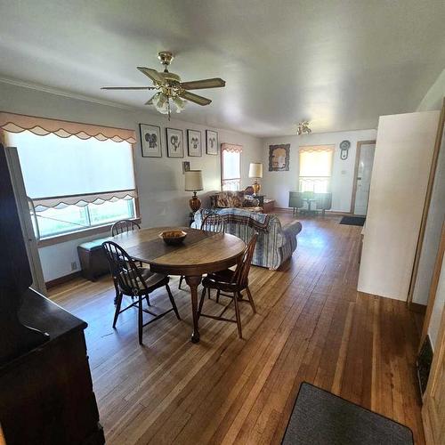 4827 5 Avenue, Edson, AB - Indoor Photo Showing Dining Room