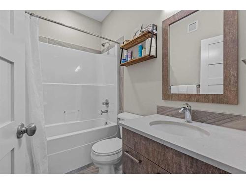 701-102 Stewart Creek Rise, Canmore, AB - Indoor Photo Showing Bathroom