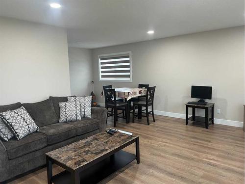 510 4 Avenue, Fox Creek, AB - Indoor Photo Showing Living Room