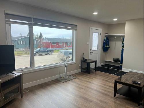 510 4 Avenue, Fox Creek, AB - Indoor