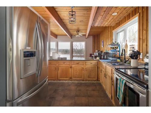 693028 Highway 813, Athabasca, AB - Indoor Photo Showing Kitchen