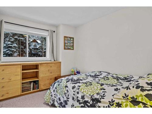 922 Lawrence Grassi Ridge, Canmore, AB - Indoor Photo Showing Bedroom