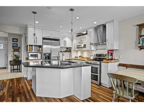 922 Lawrence Grassi Ridge, Canmore, AB - Indoor Photo Showing Kitchen With Stainless Steel Kitchen With Upgraded Kitchen