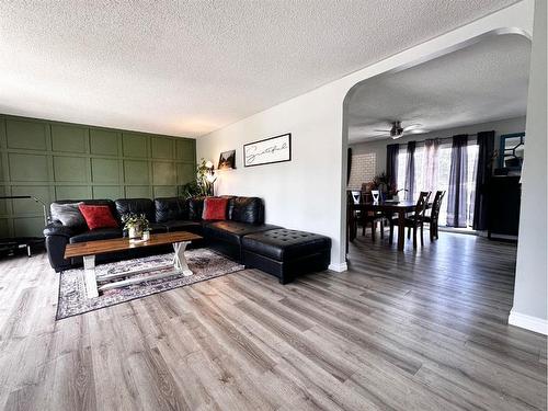 80 Chickadee Drive, Whitecourt, AB - Indoor Photo Showing Dining Room