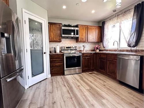 80 Chickadee Drive, Whitecourt, AB - Indoor Photo Showing Kitchen