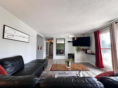 80 Chickadee Drive, Whitecourt, AB - Indoor Photo Showing Living Room