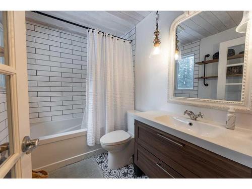 199 Moberly Drive, Hinton, AB - Indoor Photo Showing Bathroom