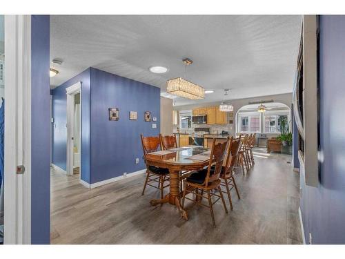 284 Eaton Drive, Hinton, AB - Indoor Photo Showing Dining Room