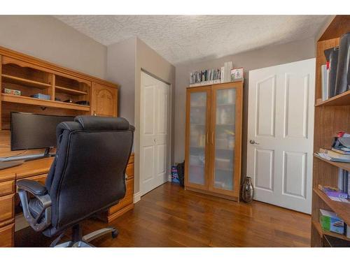 284 Eaton Drive, Hinton, AB - Indoor Photo Showing Office