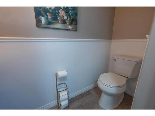 284 Eaton Drive, Hinton, AB - Indoor Photo Showing Bathroom