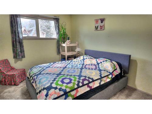 914 15Th Street, Canmore, AB - Indoor Photo Showing Bedroom