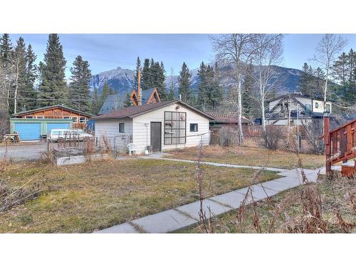 914 15Th Street, Canmore, AB - Outdoor