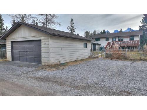 914 15Th Street, Canmore, AB - Outdoor