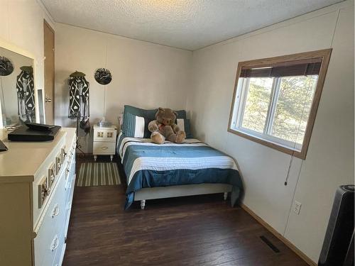 93-660022 Range Road 225.5, Athabasca, AB - Indoor Photo Showing Bedroom