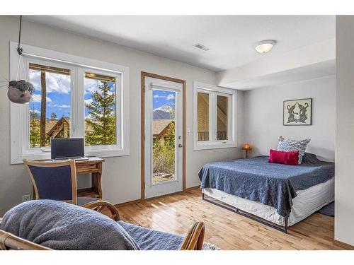 150-901 Benchlands Trail Nw, Canmore, AB - Indoor Photo Showing Bedroom