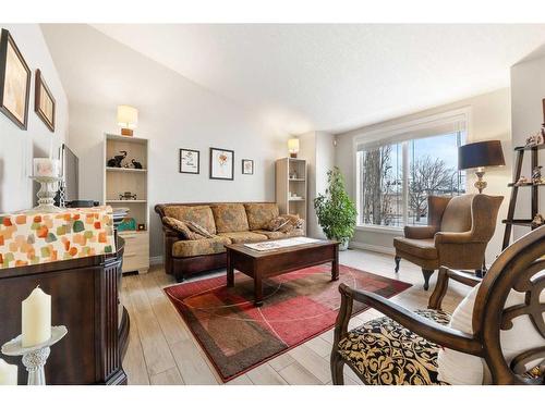 1 Park Close, Whitecourt, AB - Indoor Photo Showing Living Room