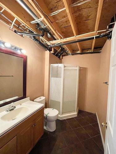 808 10 Street, Fox Creek, AB - Indoor Photo Showing Bathroom