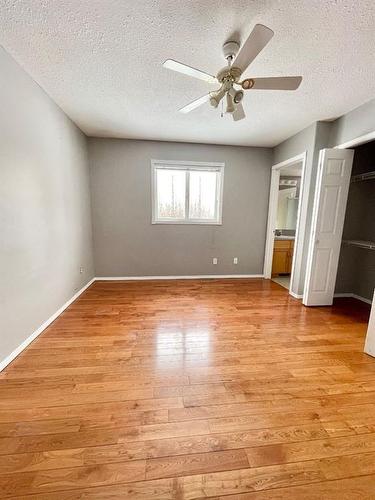 808 10 Street, Fox Creek, AB - Indoor Photo Showing Other Room