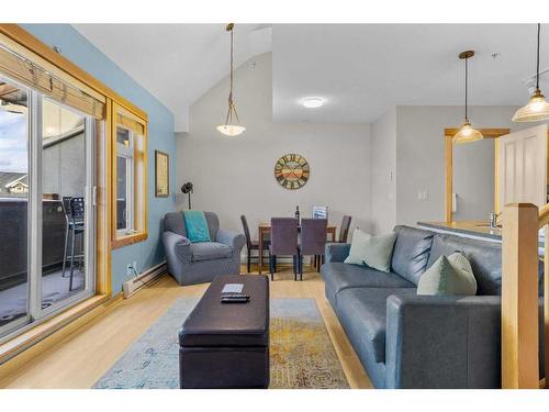 323-107 Montane Road, Canmore, AB - Indoor Photo Showing Living Room