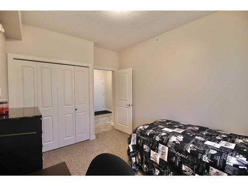 304-109 Seabolt Drive, Hinton, AB - Indoor Photo Showing Bedroom