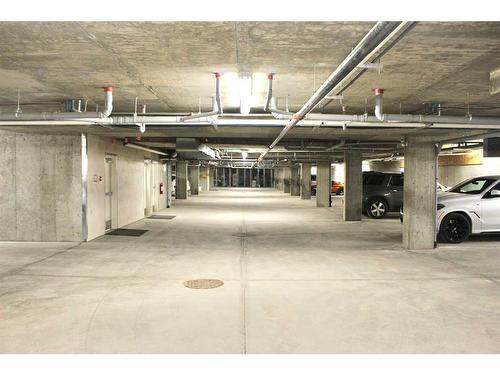 304-109 Seabolt Drive, Hinton, AB - Indoor Photo Showing Garage