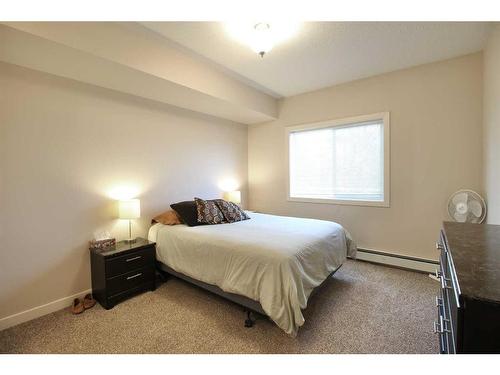 304-109 Seabolt Drive, Hinton, AB - Indoor Photo Showing Bedroom