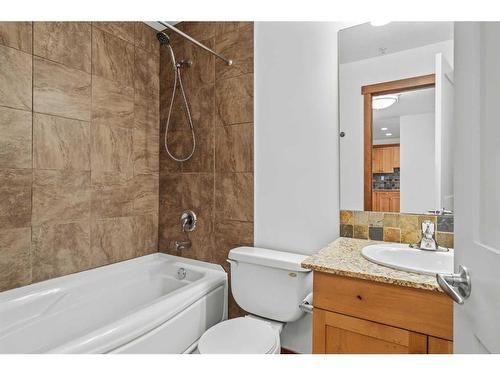 307-1002 8Th Avenue, Canmore, AB - Indoor Photo Showing Bathroom