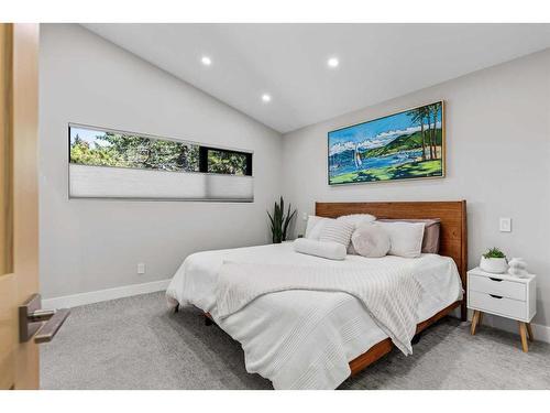 1010 14 Street, Canmore, AB - Indoor Photo Showing Bedroom