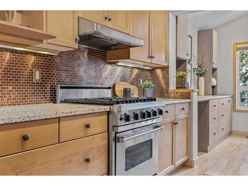 53-127 Carey, Canmore, AB - Indoor Photo Showing Kitchen