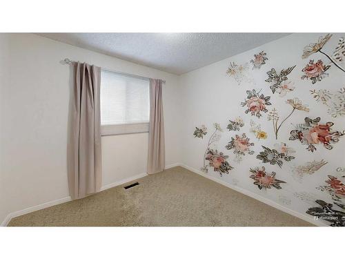 16 Chaisson Crossing, Whitecourt, AB - Indoor Photo Showing Other Room